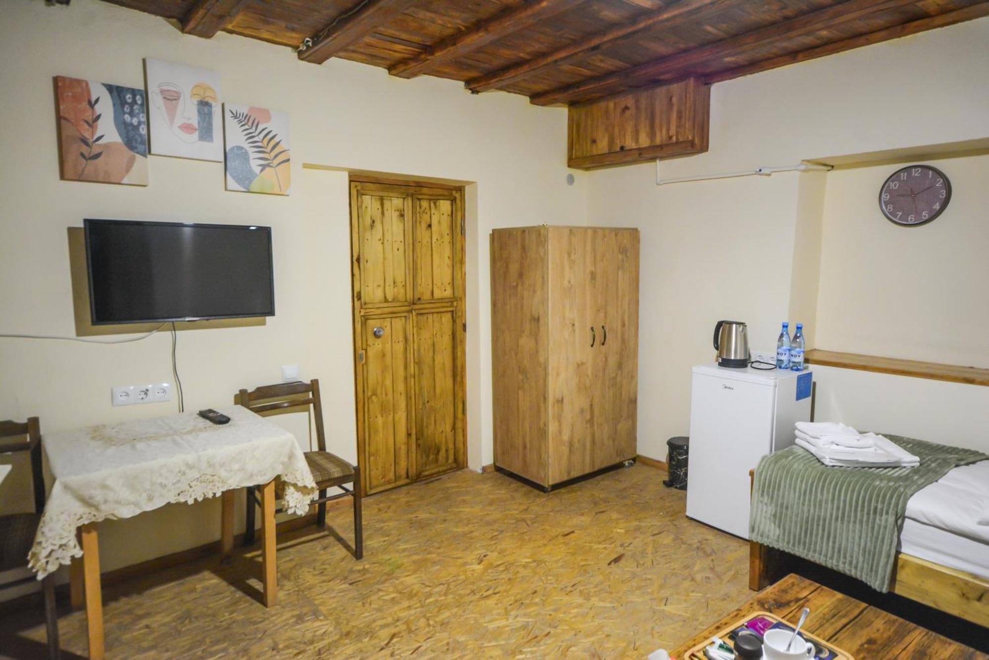 Eleven - 11 Hotel Yeghegnadzor Екстериор снимка