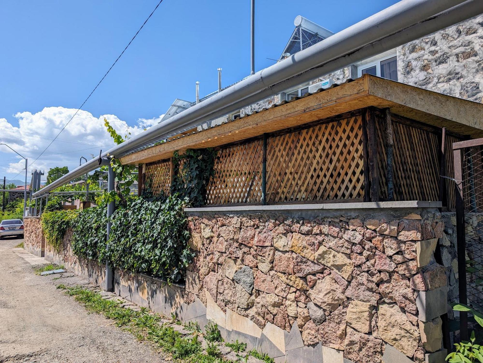 Eleven - 11 Hotel Yeghegnadzor Екстериор снимка