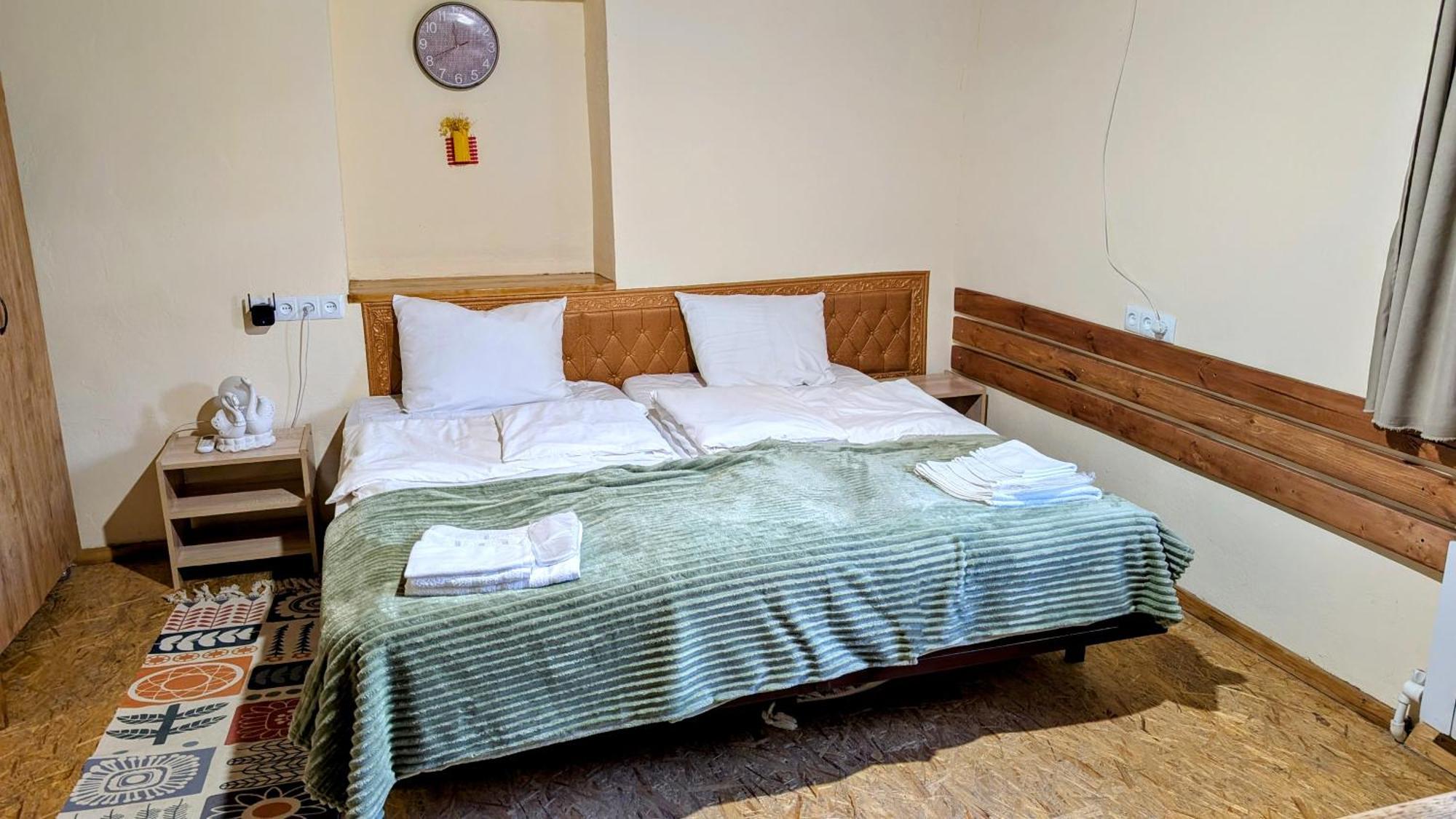 Eleven - 11 Hotel Yeghegnadzor Екстериор снимка