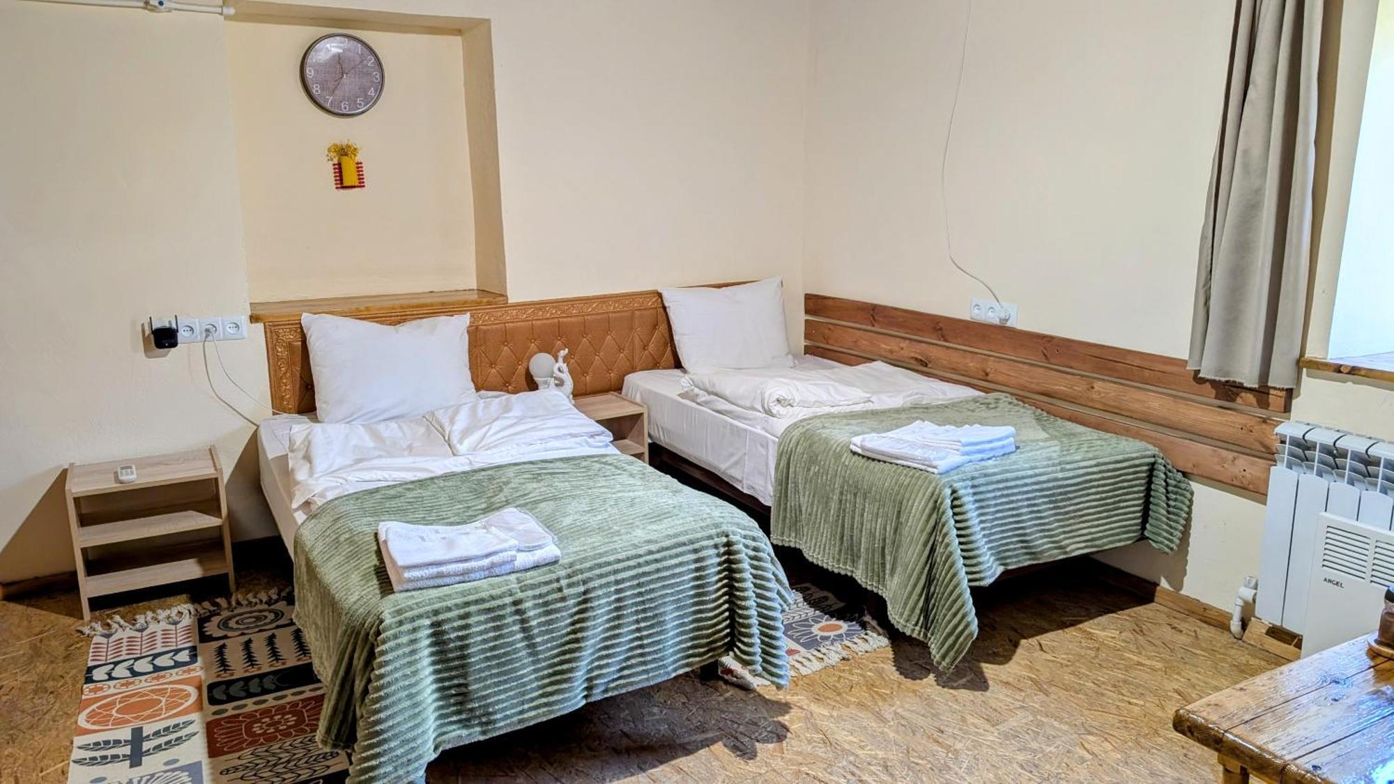 Eleven - 11 Hotel Yeghegnadzor Екстериор снимка